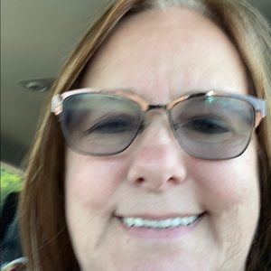 Meet your Posher, Julie